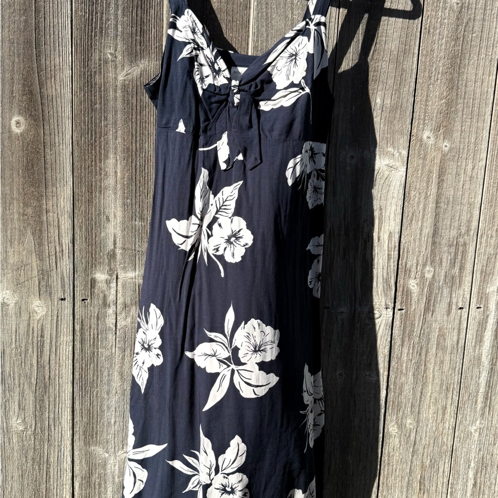 Navy & Ivory Floral Midi Dress – Size Small